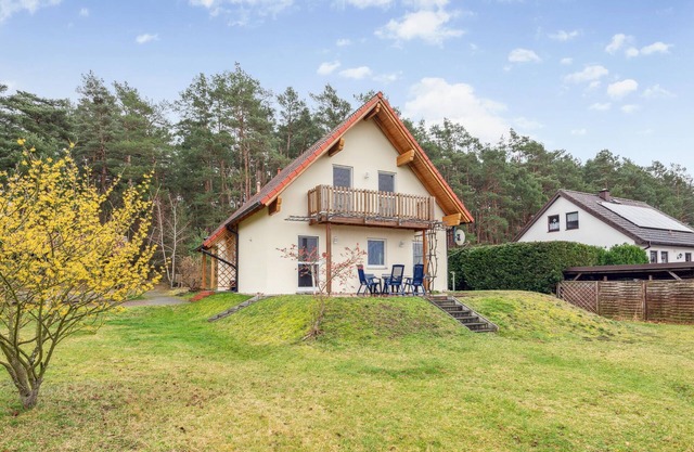 Nice home in Schenkendöbern with WiFi