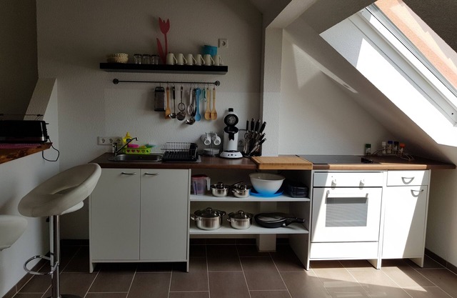 * Nice new, modern furnished apartment *