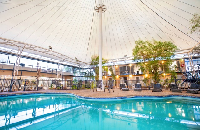 Nightcap at Roxby Downs