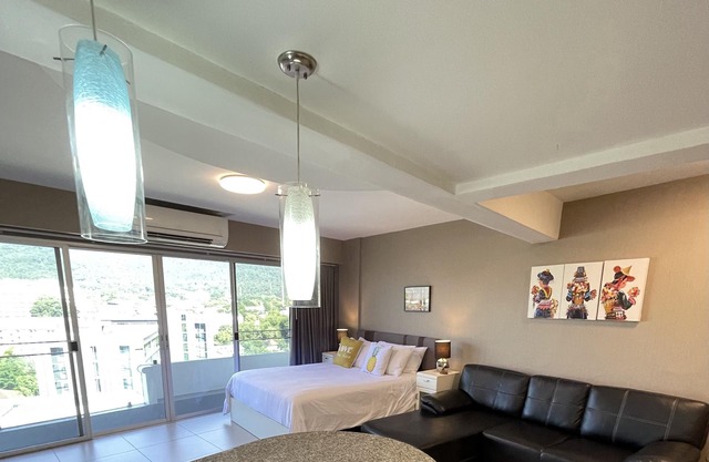 Nimman Studio with FREE Motorbike - Kitchen - View - Pool - Chom Doi 2