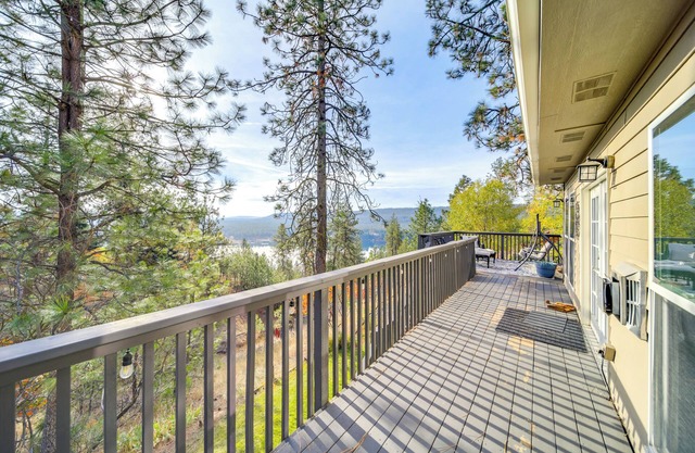 Nine Mile Falls Hideaway: Scenic Retreat on River