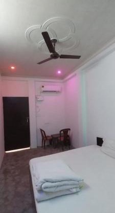 Nishad Palace Guest House Lucknow