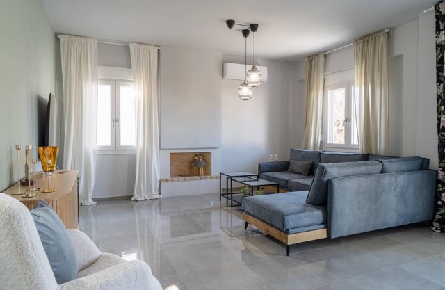 Nisimos Modern Apartment