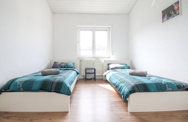 nJoy! Sunny & Spacious - Balcony - WiFi - Parking