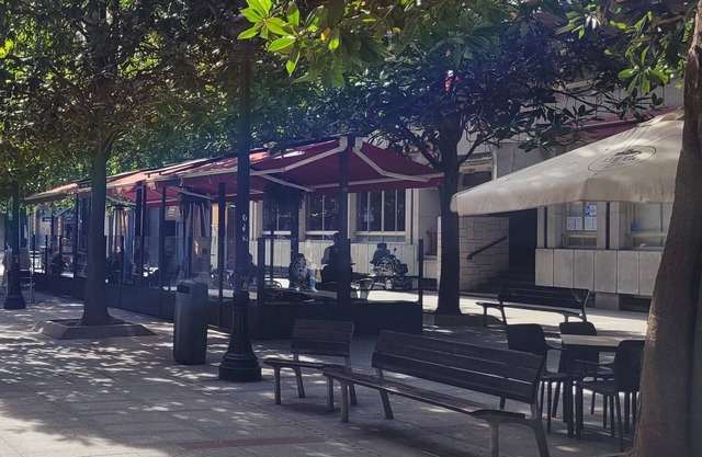 No Centro de la Ciudad, a 2 Minutos de la Playa, Restaurante, Tiendas, Farmacia