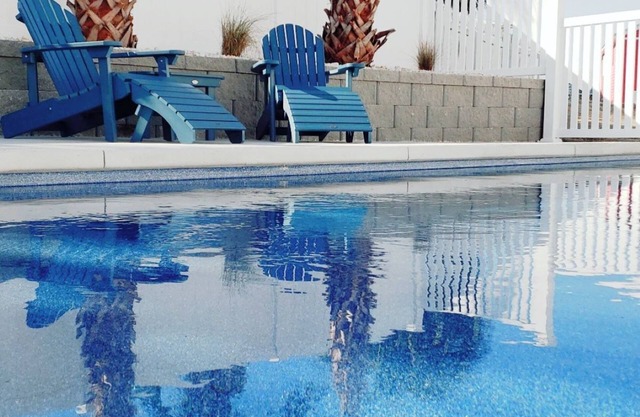 No Worries in Kure - Families Welcome! Private HEATED Pool 4 BD/3 BR Sleeps 13