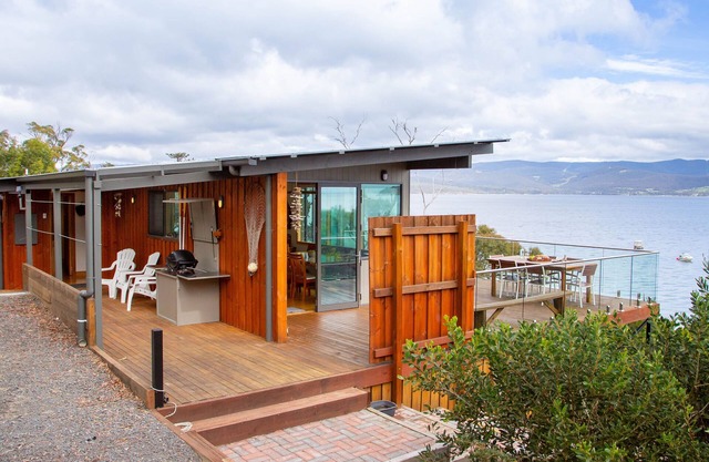 No41 Dennes Point -Beach holiday home