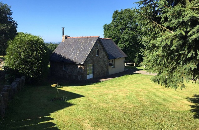 Normandy cottage near to Le Mont St. Michel, Bayeux tapestry & D Day beaches.