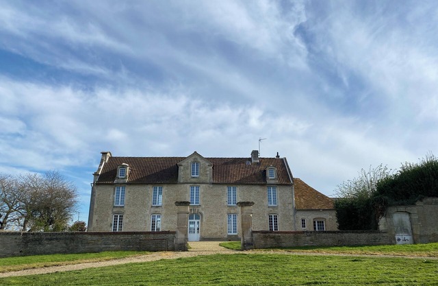 Norman manor house 15 minutes from the sea.