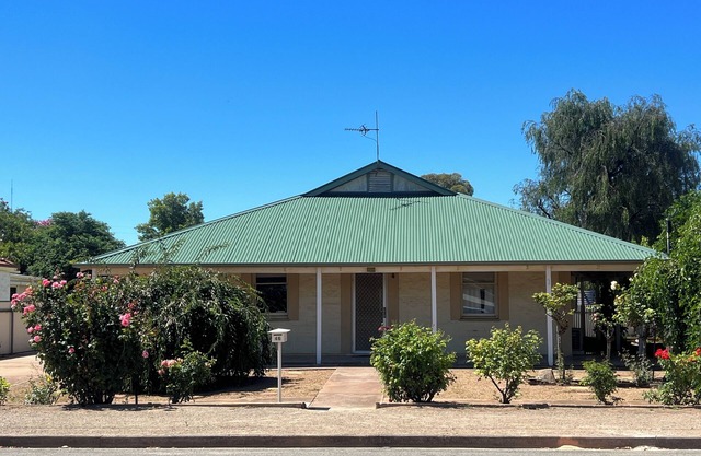 North Parade AccommodationnComfortable 3 Bedroom Accommodation in Jamestown