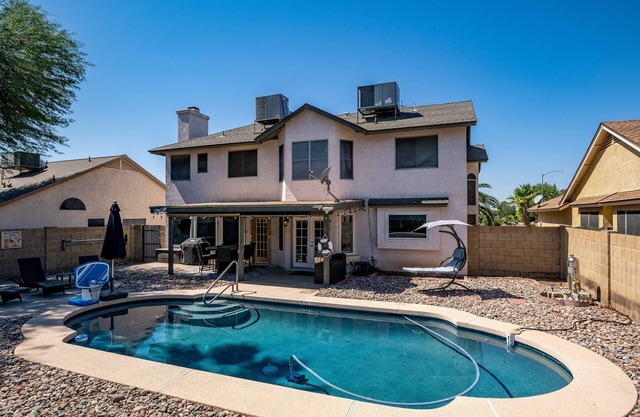 North Phoenix 4 Bedroom w/Pool and Games!