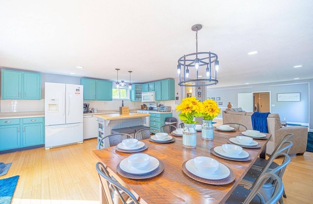 North Retreat Oasis-Hot Tub, Dogs Ok, Boyne, Petoskey, Charlevoix, Skiing