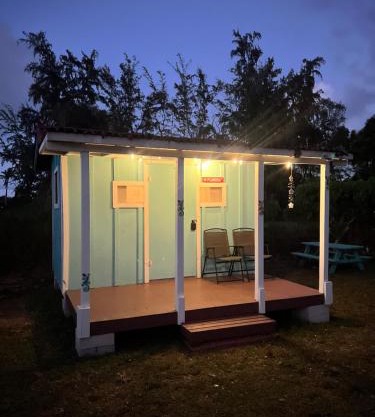 North-Shore Tiny Hales-Oahu, Hawaii