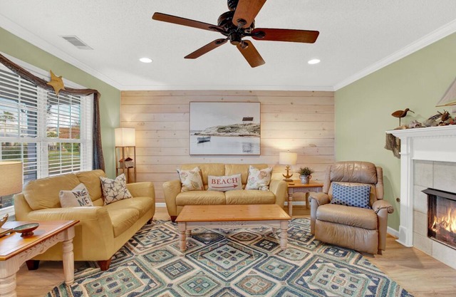 North Tybee Beach Home, Near the Beach, Restaurants, Shops and More! Heated Pool Access