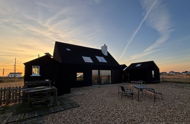 North Vat, by Bloom Stays - a coastal that sleeps 6 guests in 3 bedrooms