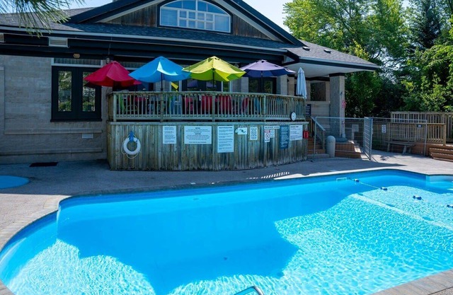 Northern Tranquility - Pool, Hot Tub, Shuttle