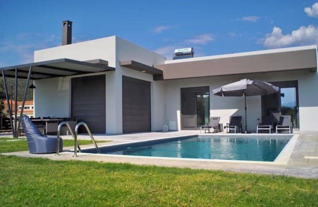 Nostos Luxury Villas in Nafpaktos with private pool & sauna - Villa Calypso
