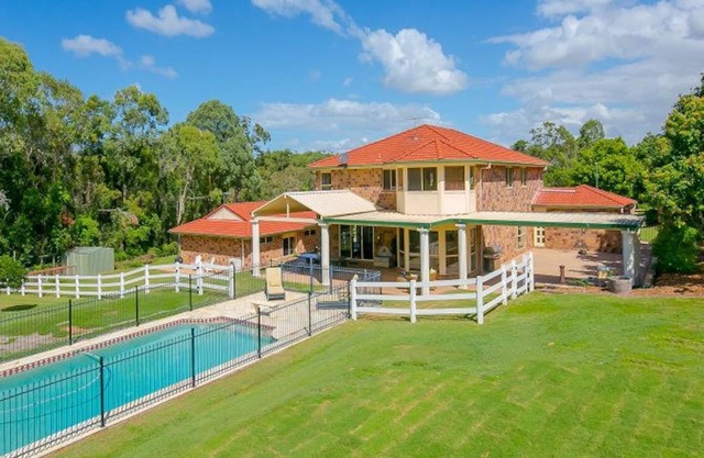 NOV dates Available! Acreage/POOL 30min to Brisbane or Gold Coast, 5min Sirromet