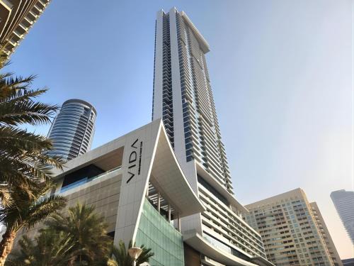 Novity Luxury Vida Marina 2BR Sea View 40th Floor