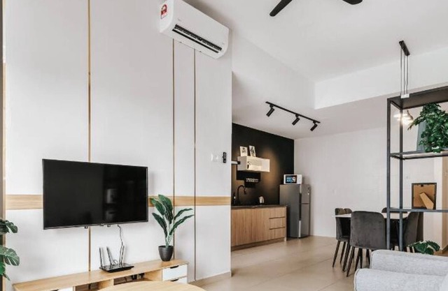 [Nowhere] 2BR/2BA Apartment with Balcony and WiFi in Ampang KL