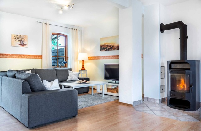 Nr. 2 - 4 Zimmer Ferienwohnung mit Kamin, Terrasse, Garten - Ostsee Bauernhof Schwalbennest OFC 15