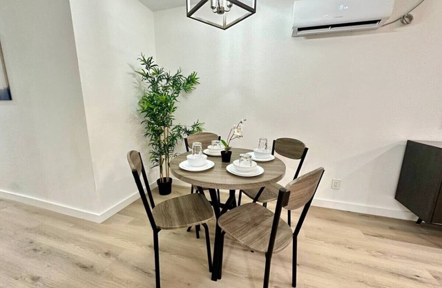 NRG Stadium Nearby! Cozy Home Near Hermann Park.
