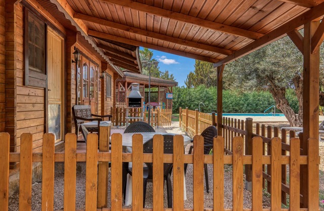 Null 'Entre Viejos Olivos 10' with Mountain View, Shared Pool and Air Conditioning