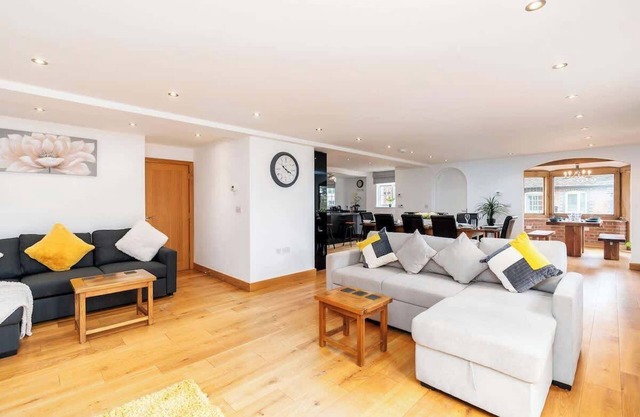 Oak Cottage, Games Room, Dog Friendly Sleep 16 NEC