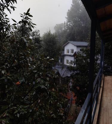 Oakakhi Stays, Deluxe room