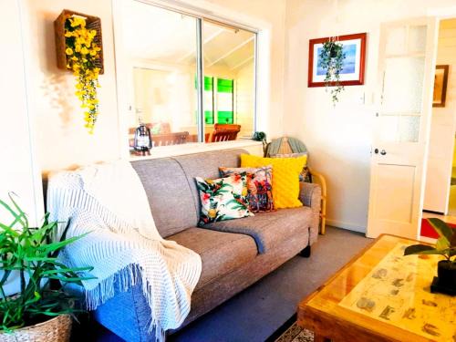 Oakwood House - Entire house rental - 4 bedrooms with Netflix and WiFi