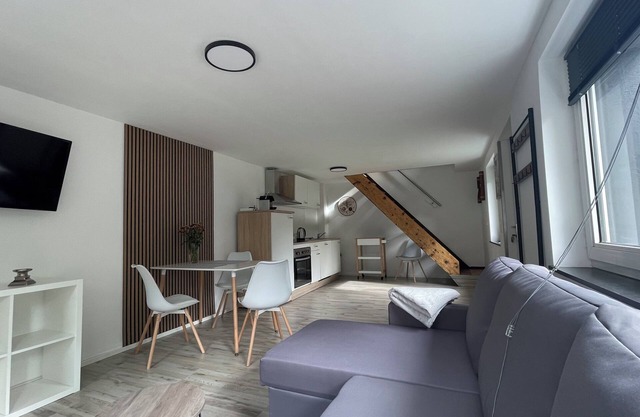 Oase im Grünenhinterhof, EG, Ruhe, Terrasse, Carport, Free Paytv, Kaffee&tee,