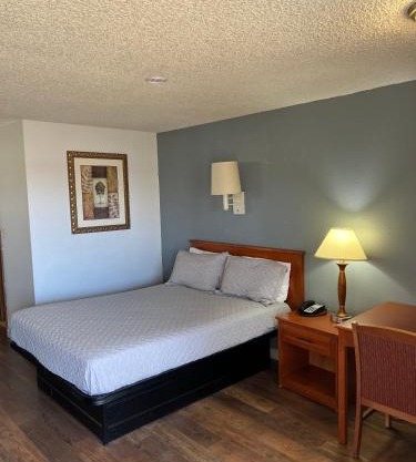 Oasis Inn and Suites