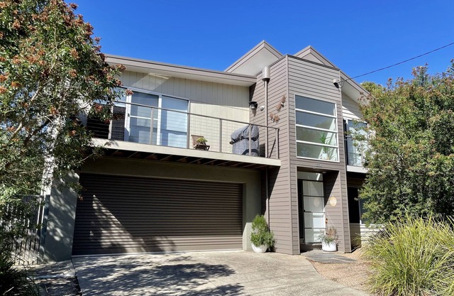 Ocean Blvd Beach House - Family friendly 4 bedroom home with Games Room