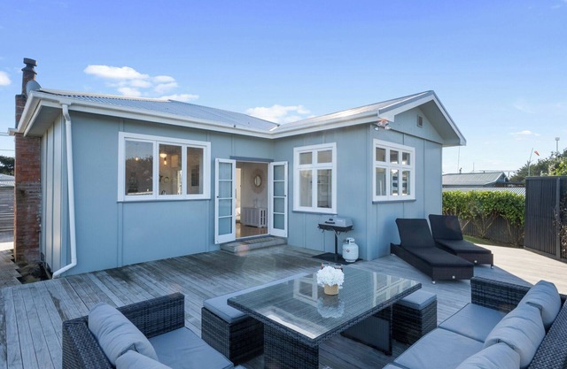 Ocean Breeze - Foxton Beach Holiday Home