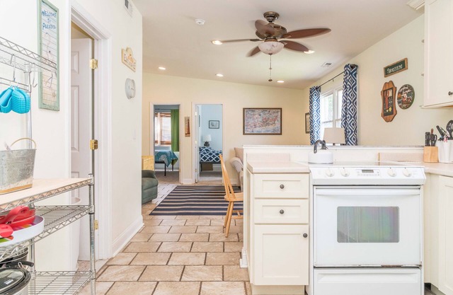 Ocean City Bayside Retreat Unit B - Cozy Family Getaway Near Beach & Dining!