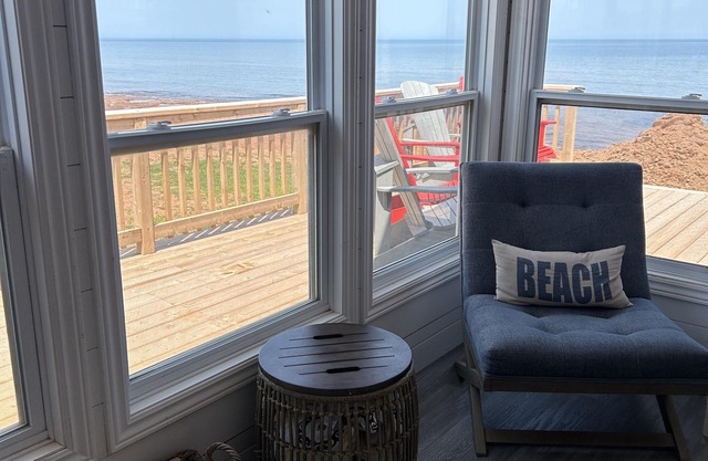 Ocean Front Property, Nearby Beaches and Breathtaking Sunsets!