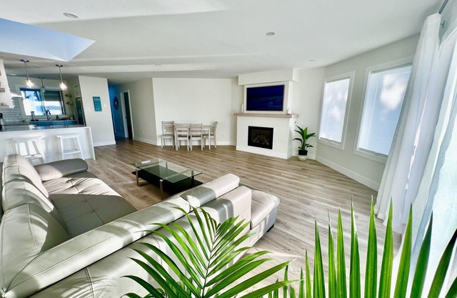 Ocean Front Suite w/Spa Like Bath, Gorgeous Views & Access to Resort Amenities