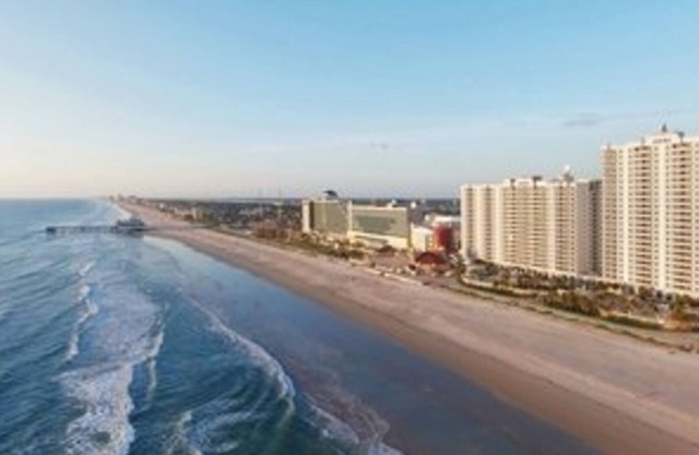 Ocean Front, Two Bedroom Lock Off, Luxury Condo, Daytona Beach, Florida 1948889