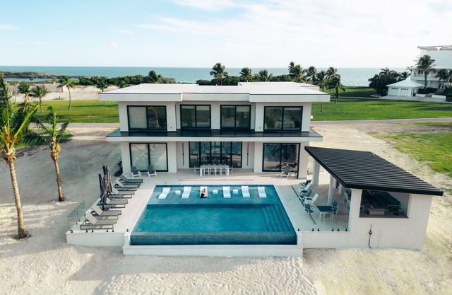 Ocean Oasis Villa - Luxury Villa + Full Concierge!