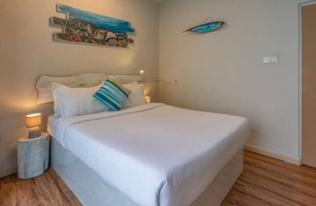 Ocean Pearl : Deluxe Double Room with balcony