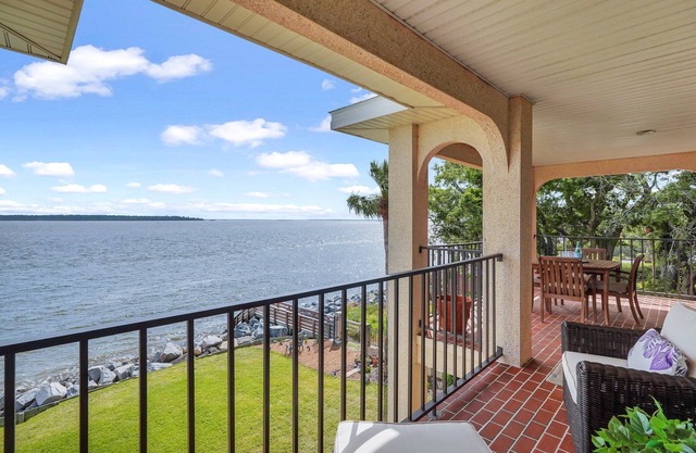 Ocean Pearl! Amazing Ocean & Pier Views, Oceanfront Pool, In the heart of the Pier Village!