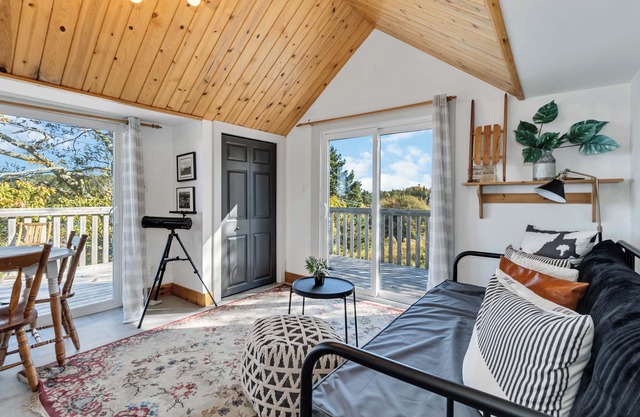 Ocean Sanctuary - The Salty Cribb Cabin