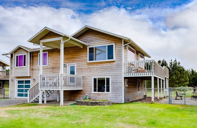 Ocean View, Pet Friendly, Fenced Yard, Near Town, Game Room (BTIME)