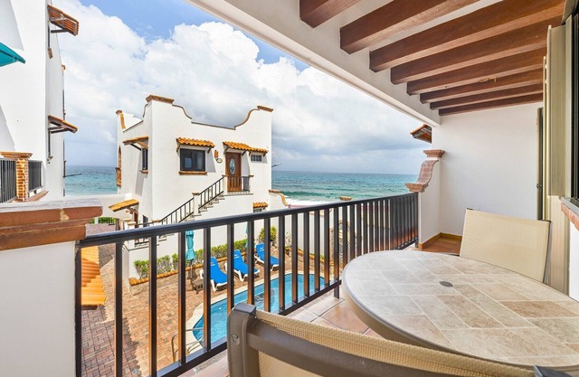 Ocean View Villa "Saltillo" with a/c and 2 pools, 5 min stroll to beach