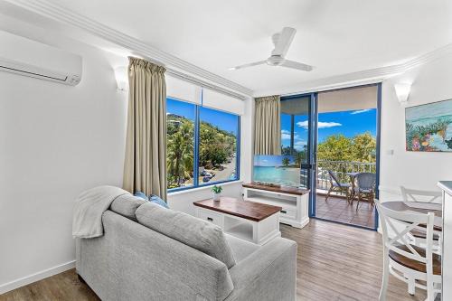 Ocean Views 1Br with Full Kitchen No Steep Hills