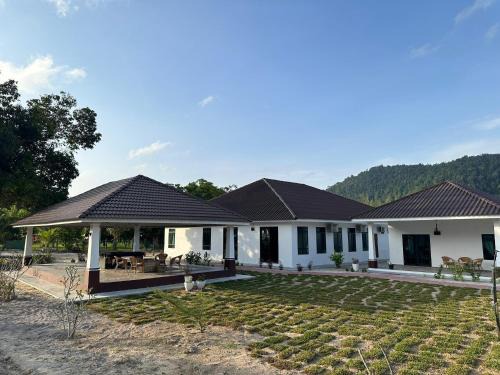 Ocean Villa, Radiant Teluk Sari