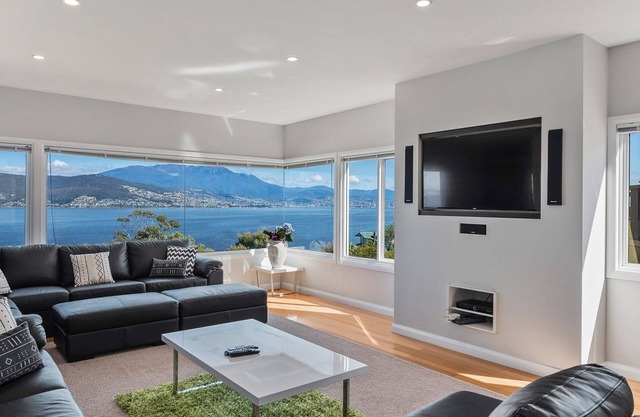 Oceana Escape panoramic views luxury and space