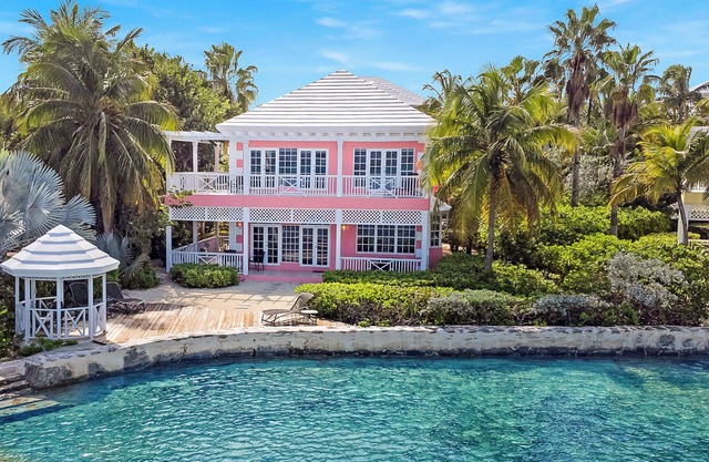 OCEANFRONT 3 bed/3 bath-Exuma Bahamas w/dock rental nSea Star Villa February Pt