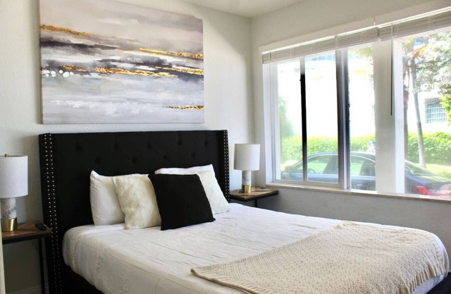Oceanfront 4 Bedroom Apartment