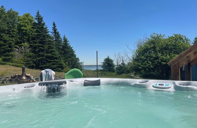 Oceanfront Cottage South Shore, Nova Scotia 4